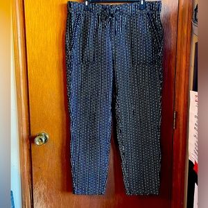 Old Navy pants. Brand new, without tags. Size large. Black with white design.
